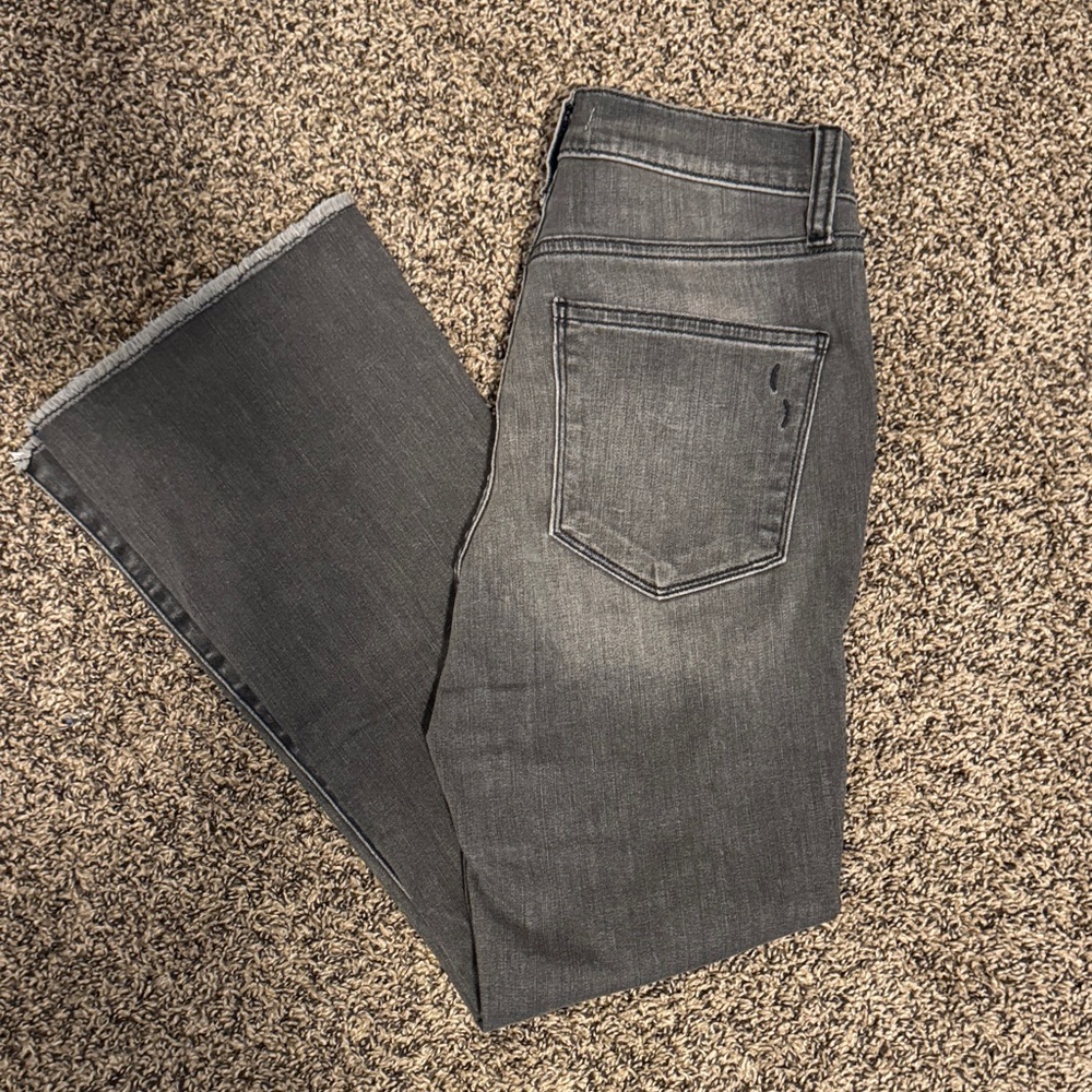Chic Gray Flare Women's Capris